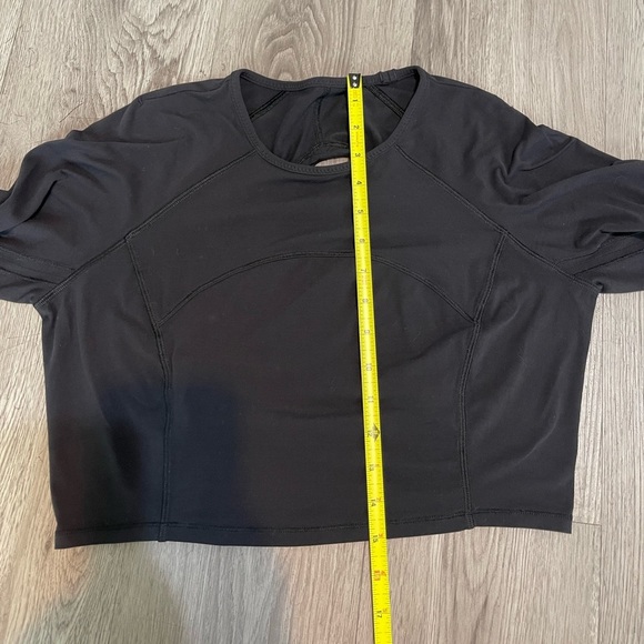 Lululemon black long sleeve shirt - Picture 4 of 4